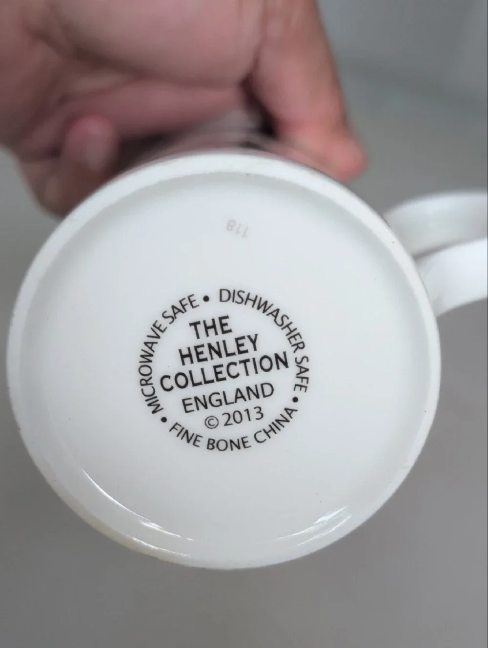 Henley Collection England Ceramic Cat & Dog Pet Lover White Mug Classic